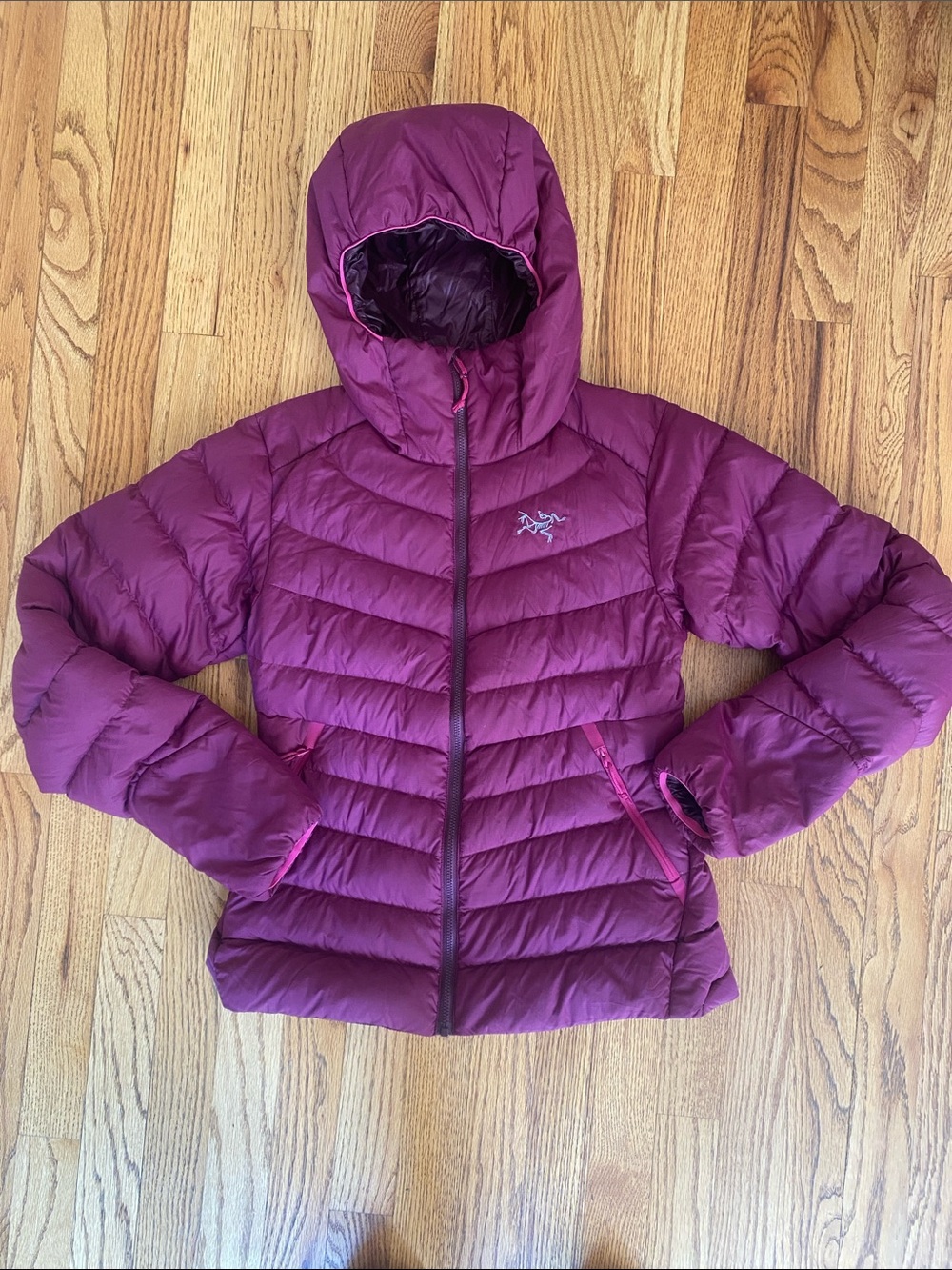 Arc'teryx Women's Hooded Puffer Jacket - Plum